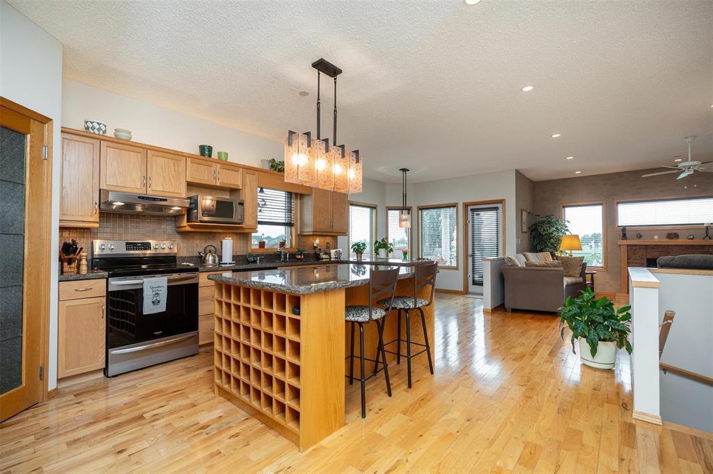Photo 1 of 7 Winterhaven Drive, Winnipeg MB