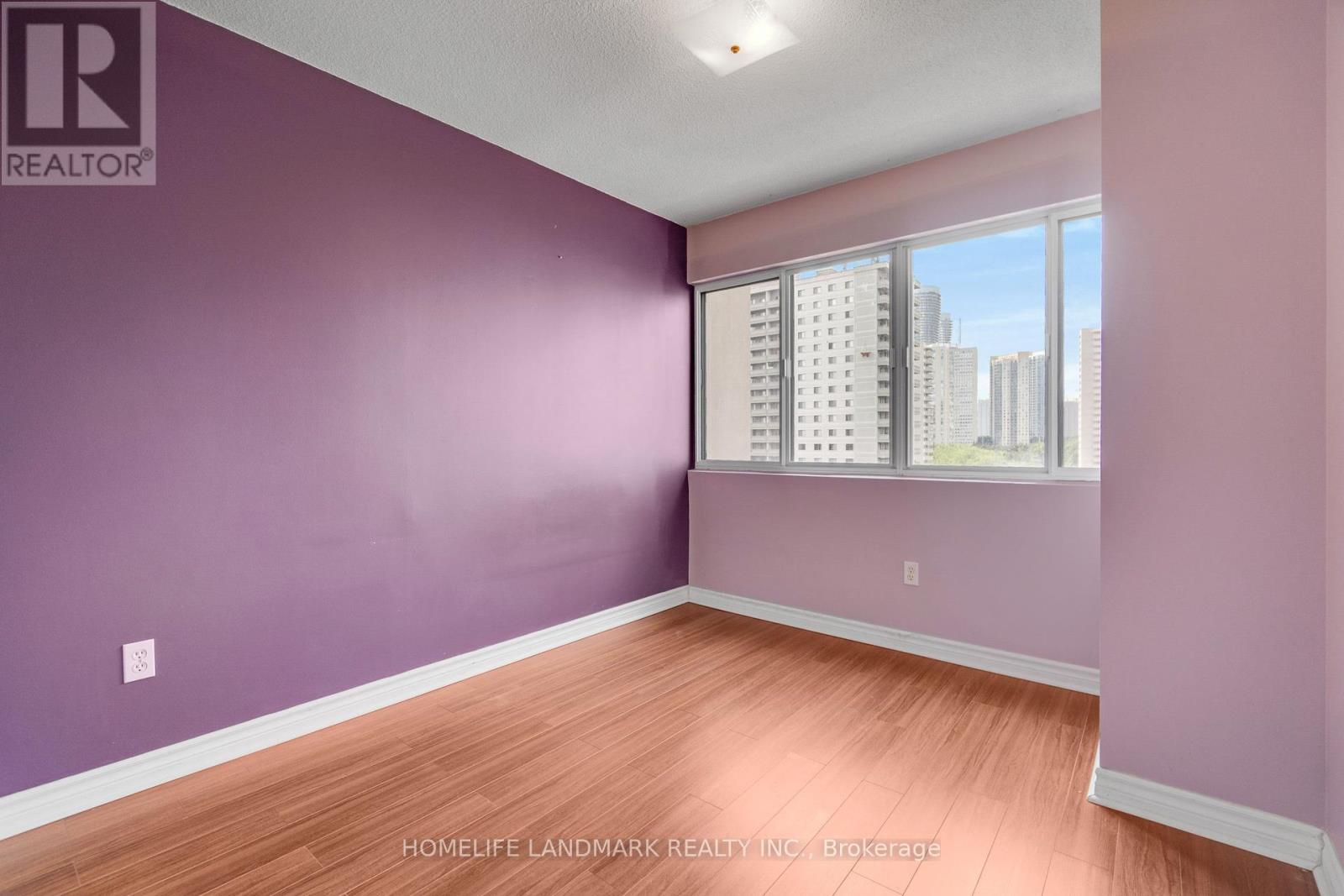 Photo 40 of 910 50 Elm Drive E, Mississauga ON