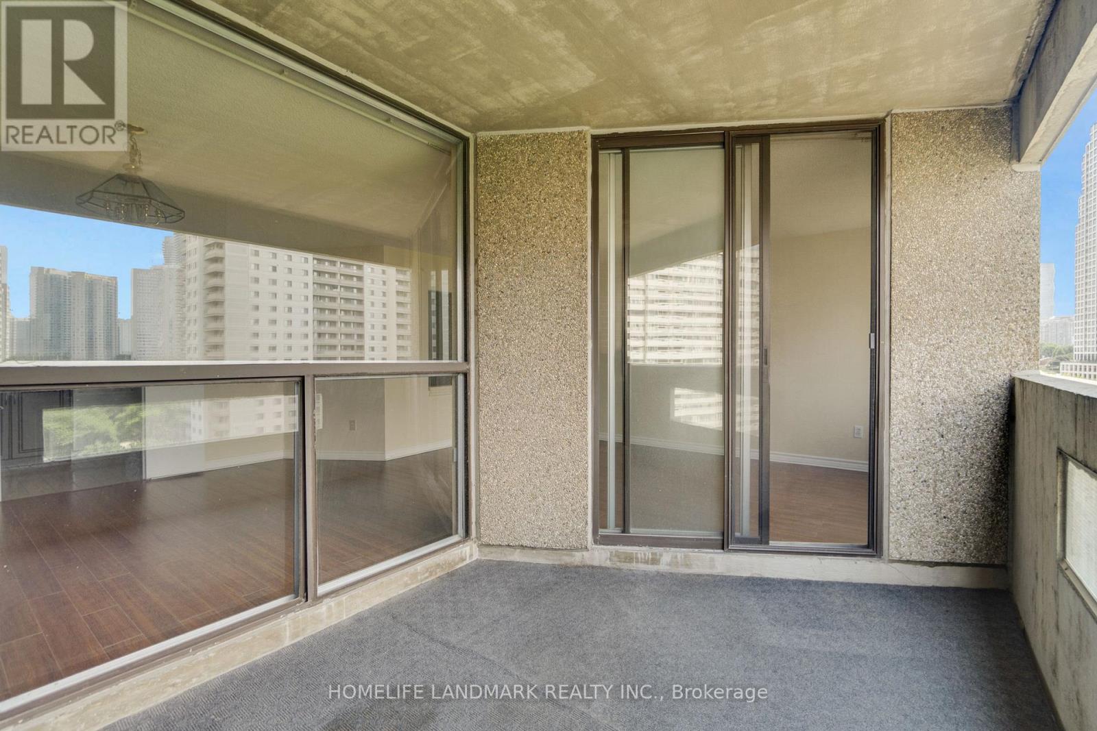 Photo 19 of 910 50 Elm Drive E, Mississauga ON