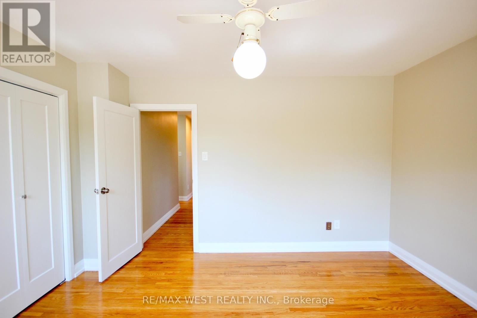 Photo 32 of 7139 Darcel Avenue, Mississauga ON