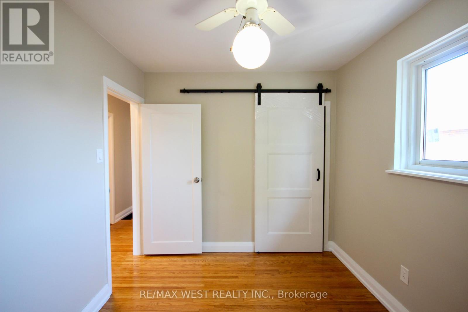 Photo 17 of 7139 Darcel Avenue, Mississauga ON