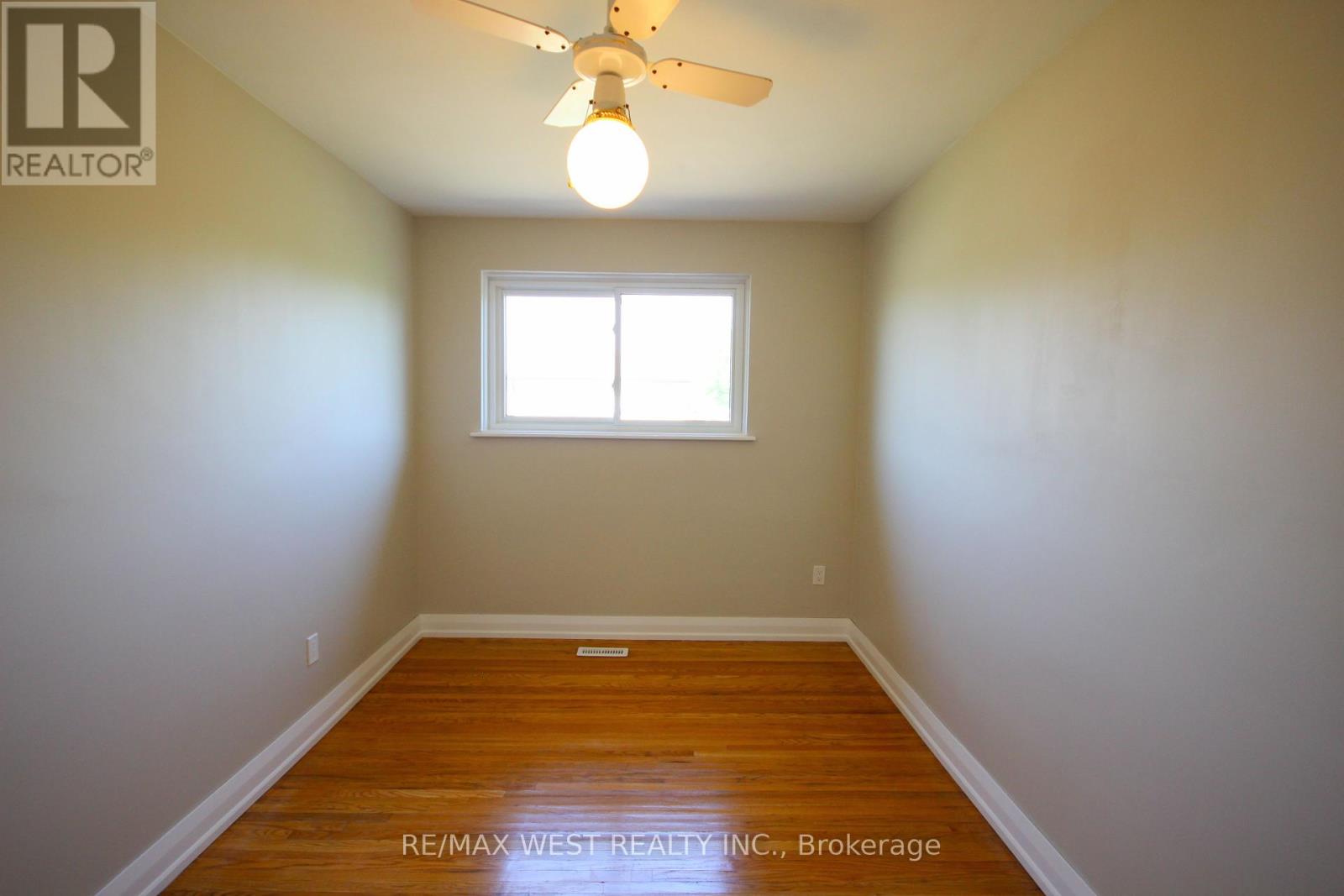 Photo 28 of 7139 Darcel Avenue, Mississauga ON