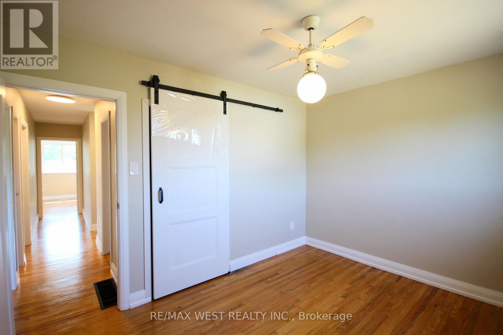 Photo 34 of 7139 Darcel Avenue, Mississauga ON