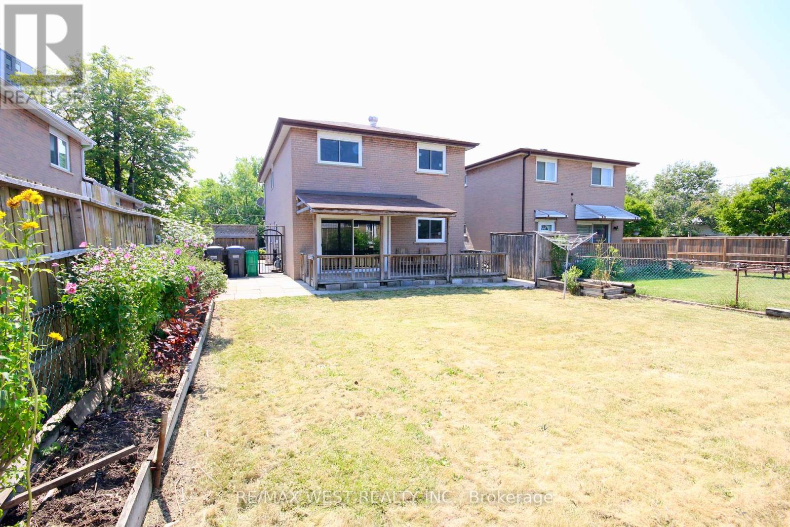 Photo 13 of 7139 Darcel Avenue, Mississauga ON