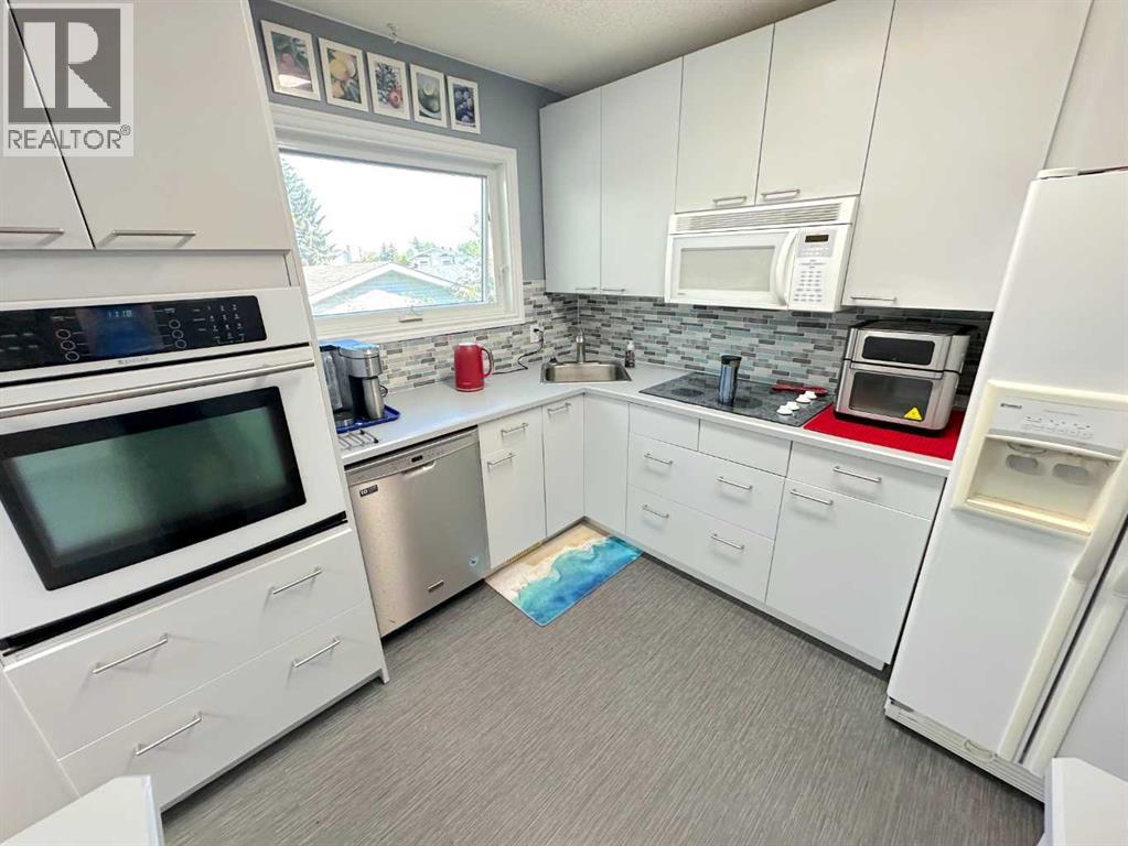 Photo 35 of 66 Niven Street, Red Deer AB
