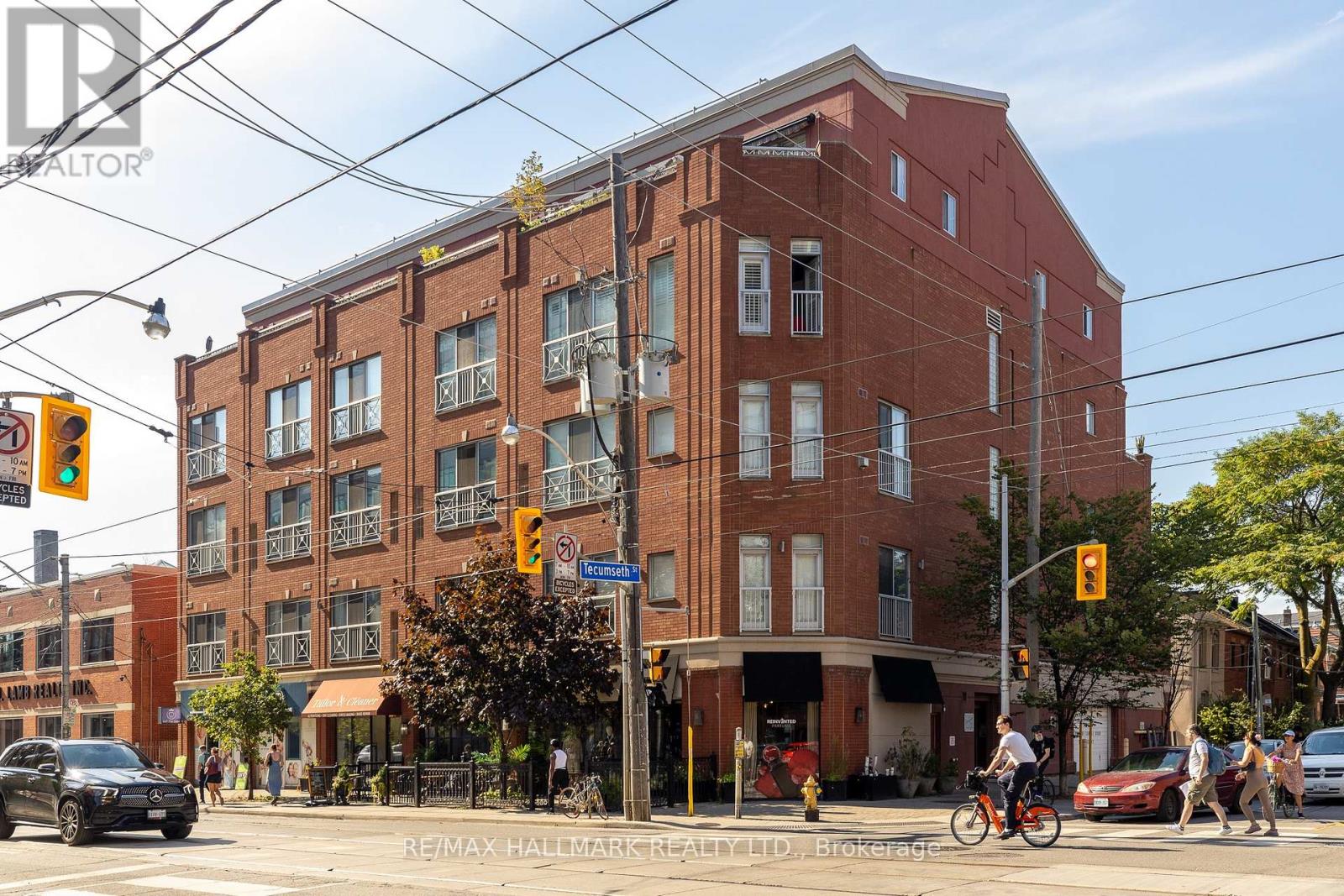 Photo 5 of 302 766 King Street W, Toronto ON