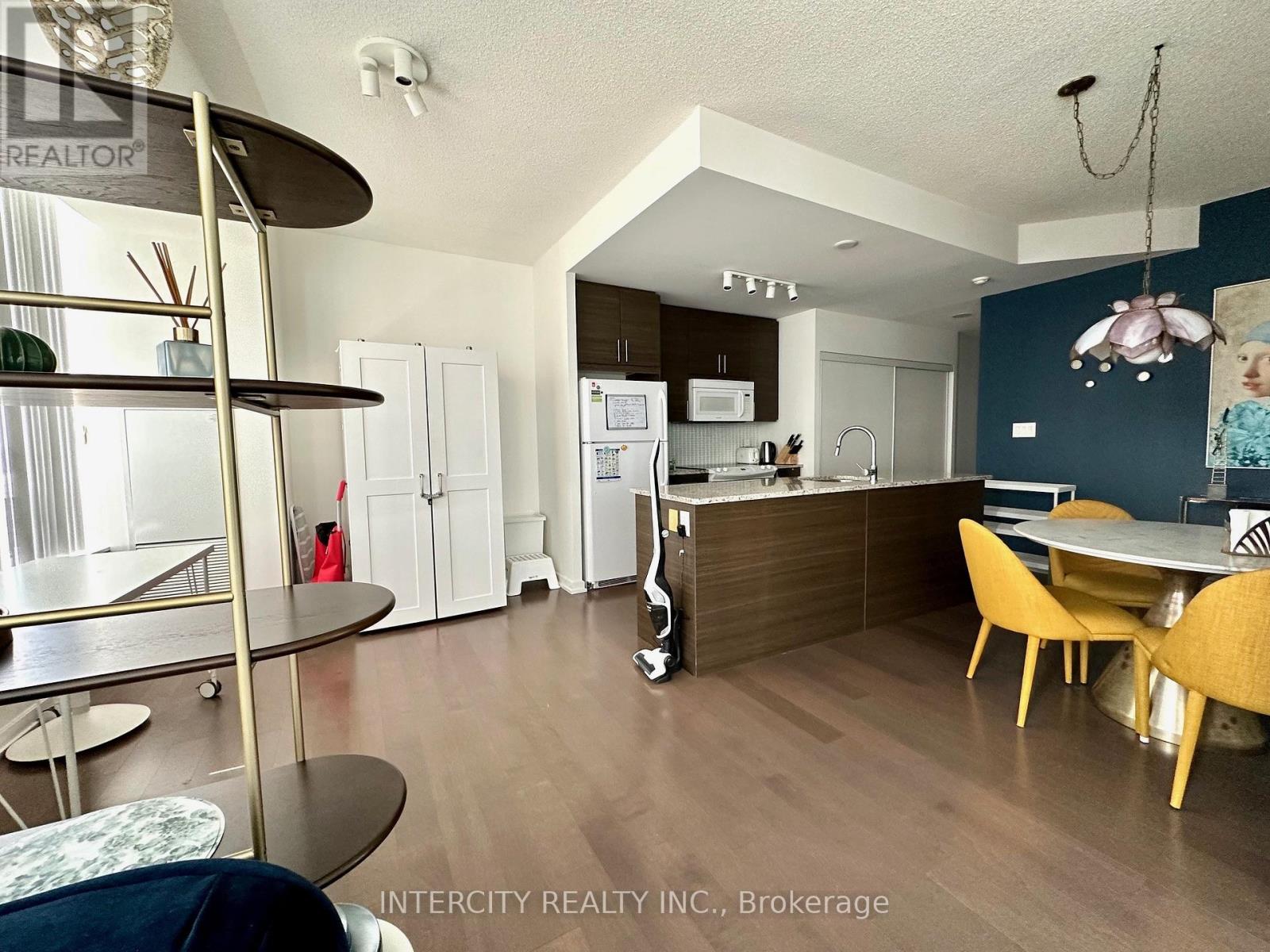Photo 1 of 2206 70 Forest Manor Road, Toronto ON