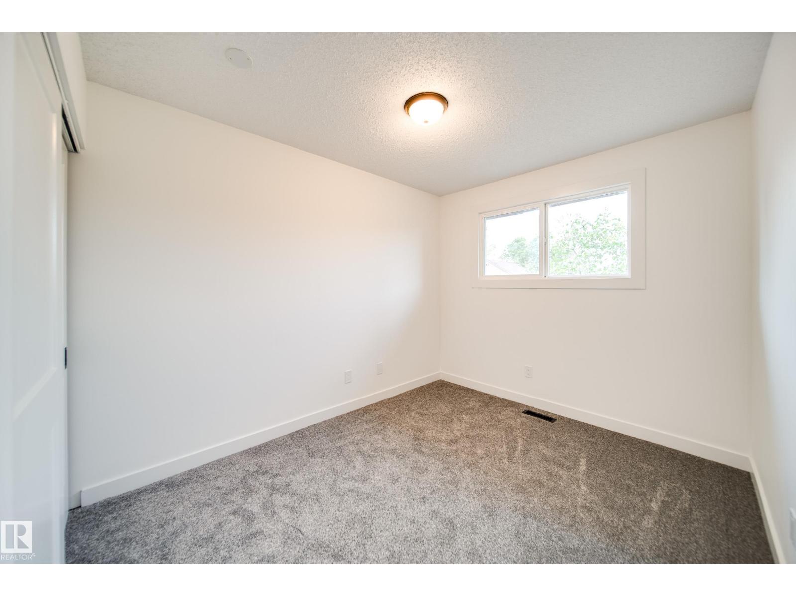 Photo 18 of 6098 Mill Woods Nw, Edmonton AB
