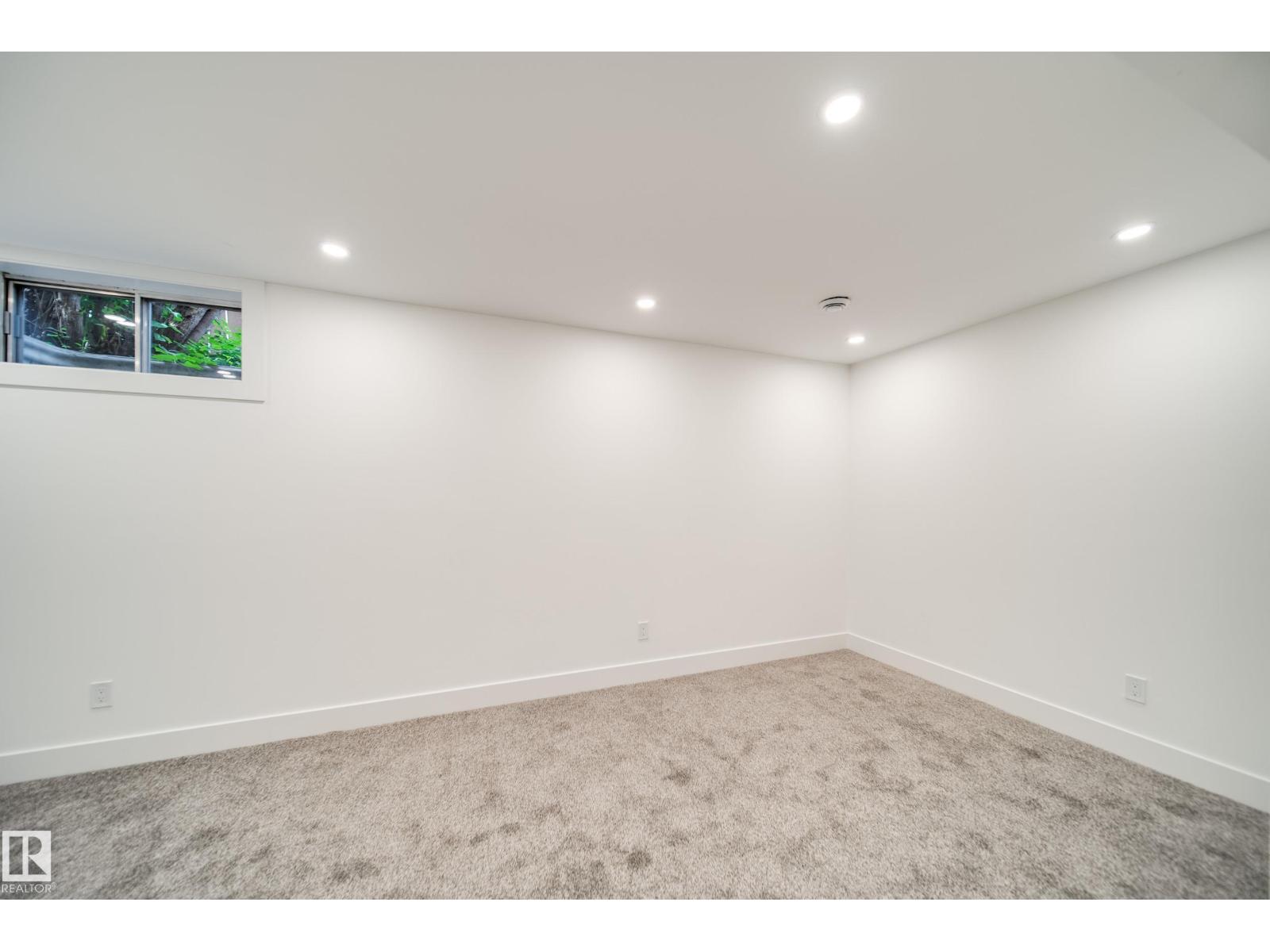 Photo 26 of 6098 Mill Woods Nw, Edmonton AB