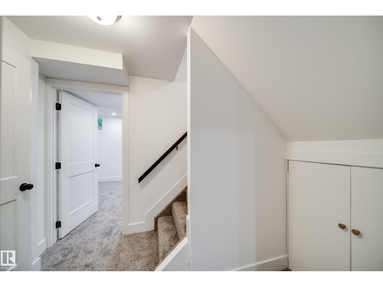 Photo 27 of 6098 Mill Woods Nw, Edmonton AB