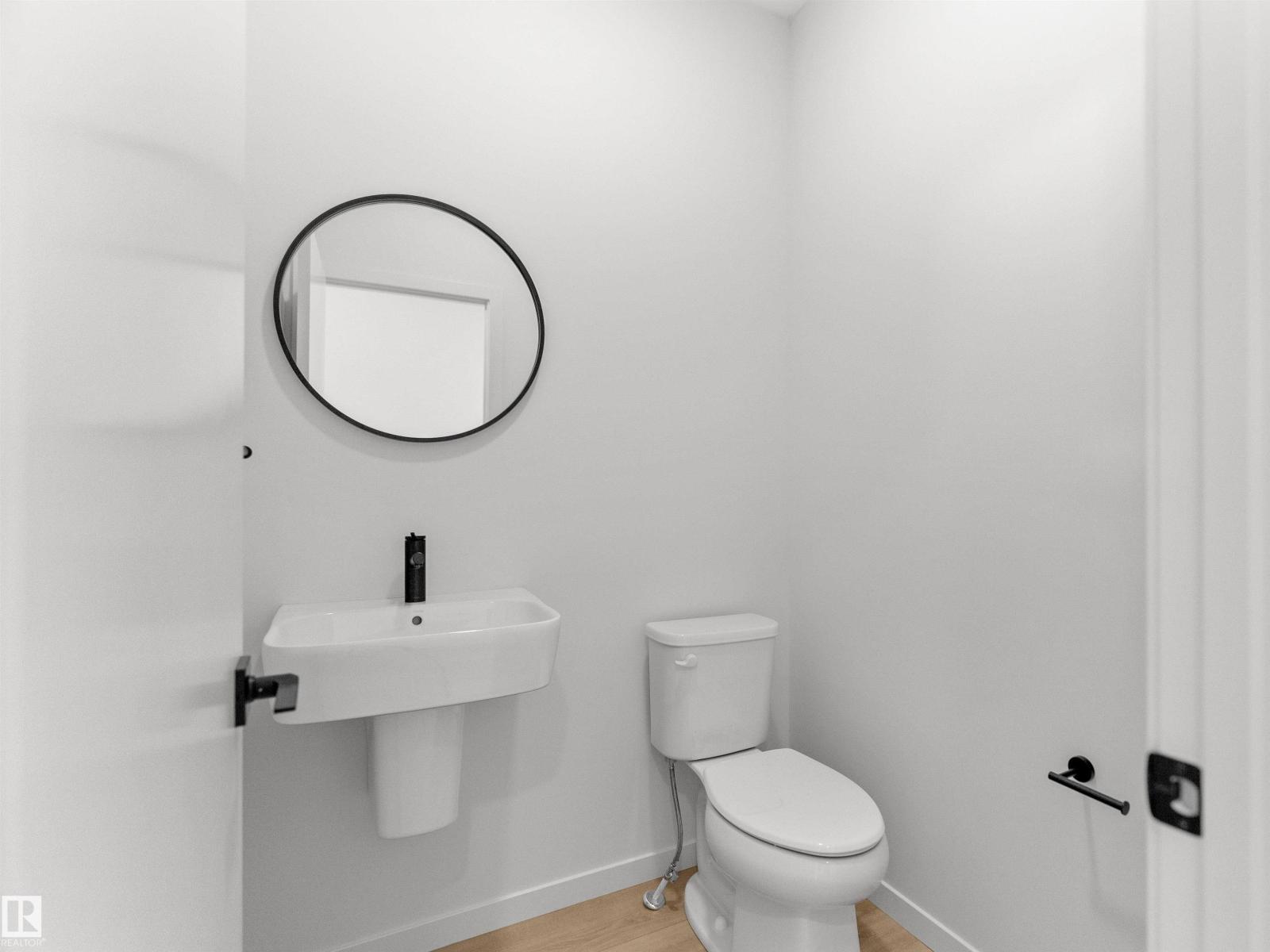 Photo 8 of 22919 80 Av Nw, Edmonton AB