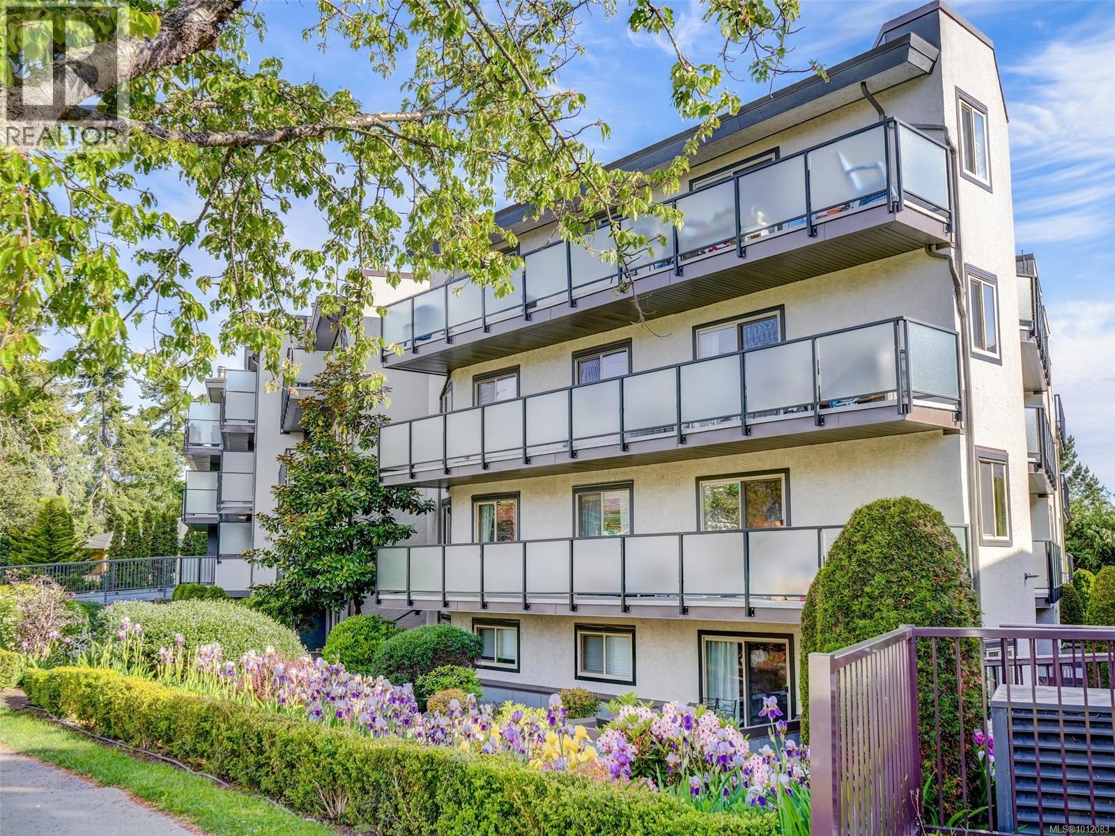 Photo 29 of 107 1241 Fairfield Rd, Victoria BC