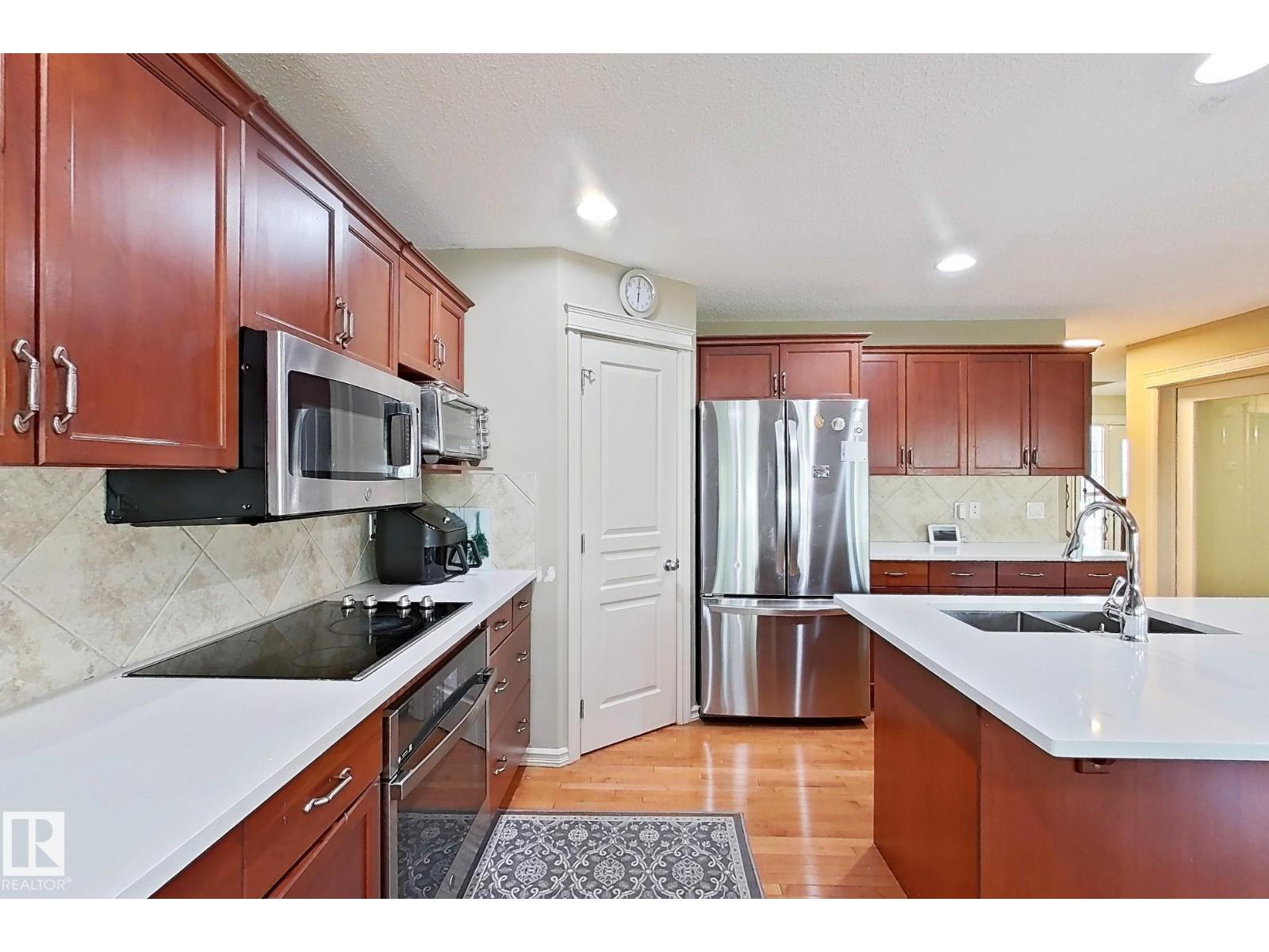 Photo 11 of 1206 Mckinney Co Nw, Edmonton AB