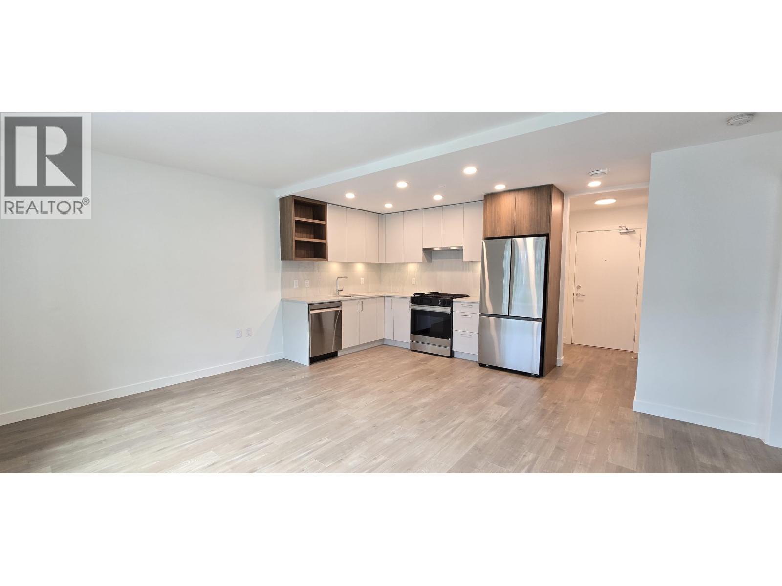 Photo 5 of 313 723 Grover Avenue, Coquitlam BC