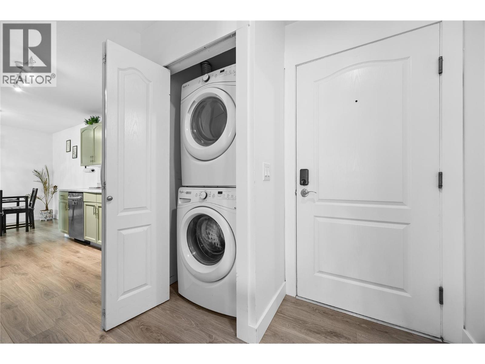 Photo 10 of 3160 Casorso Road Unit 412, Kelowna BC