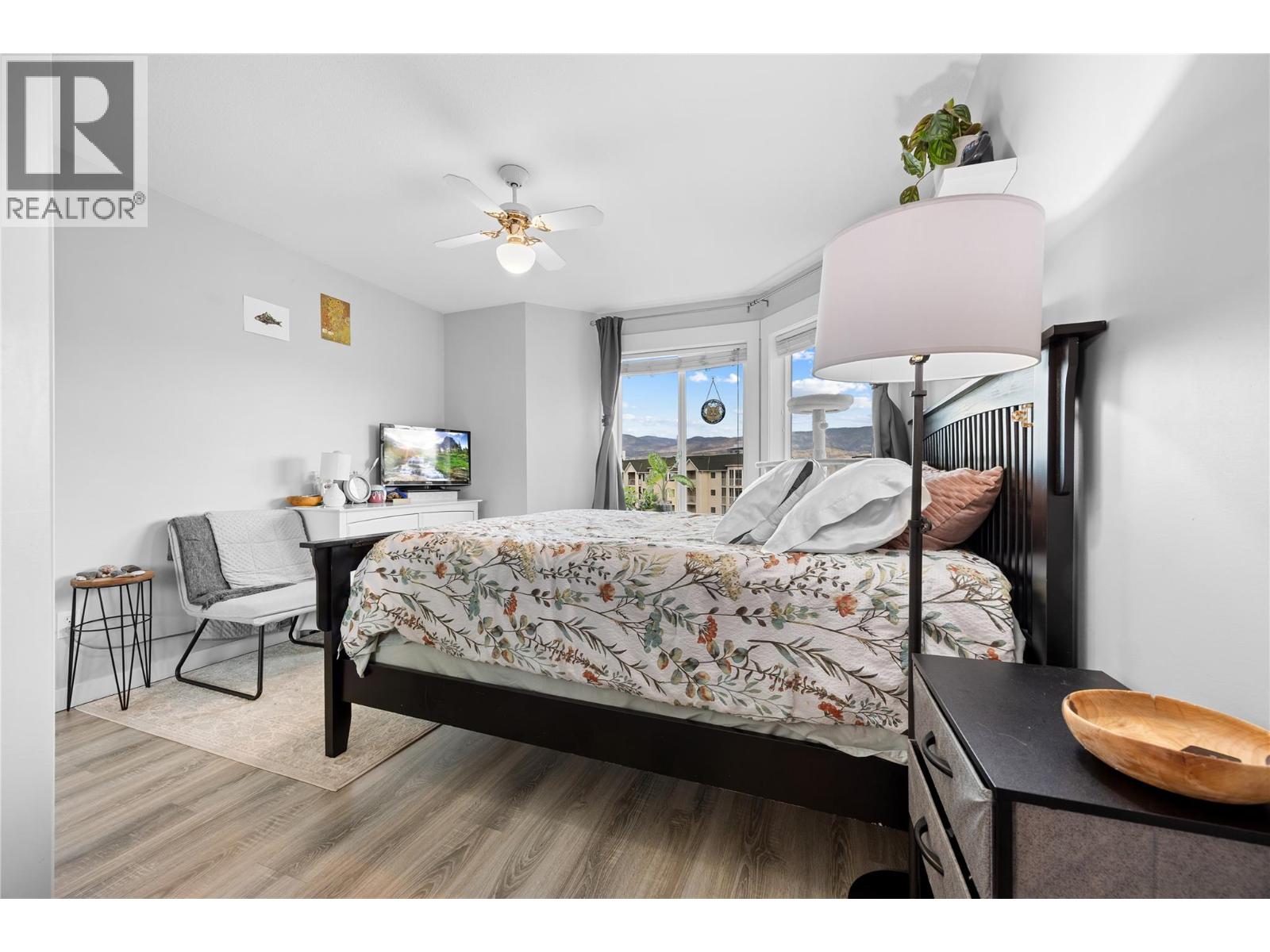 Photo 8 of 3160 Casorso Road Unit 412, Kelowna BC
