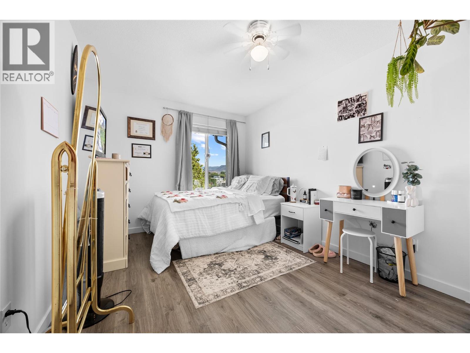 Photo 5 of 3160 Casorso Road Unit 412, Kelowna BC