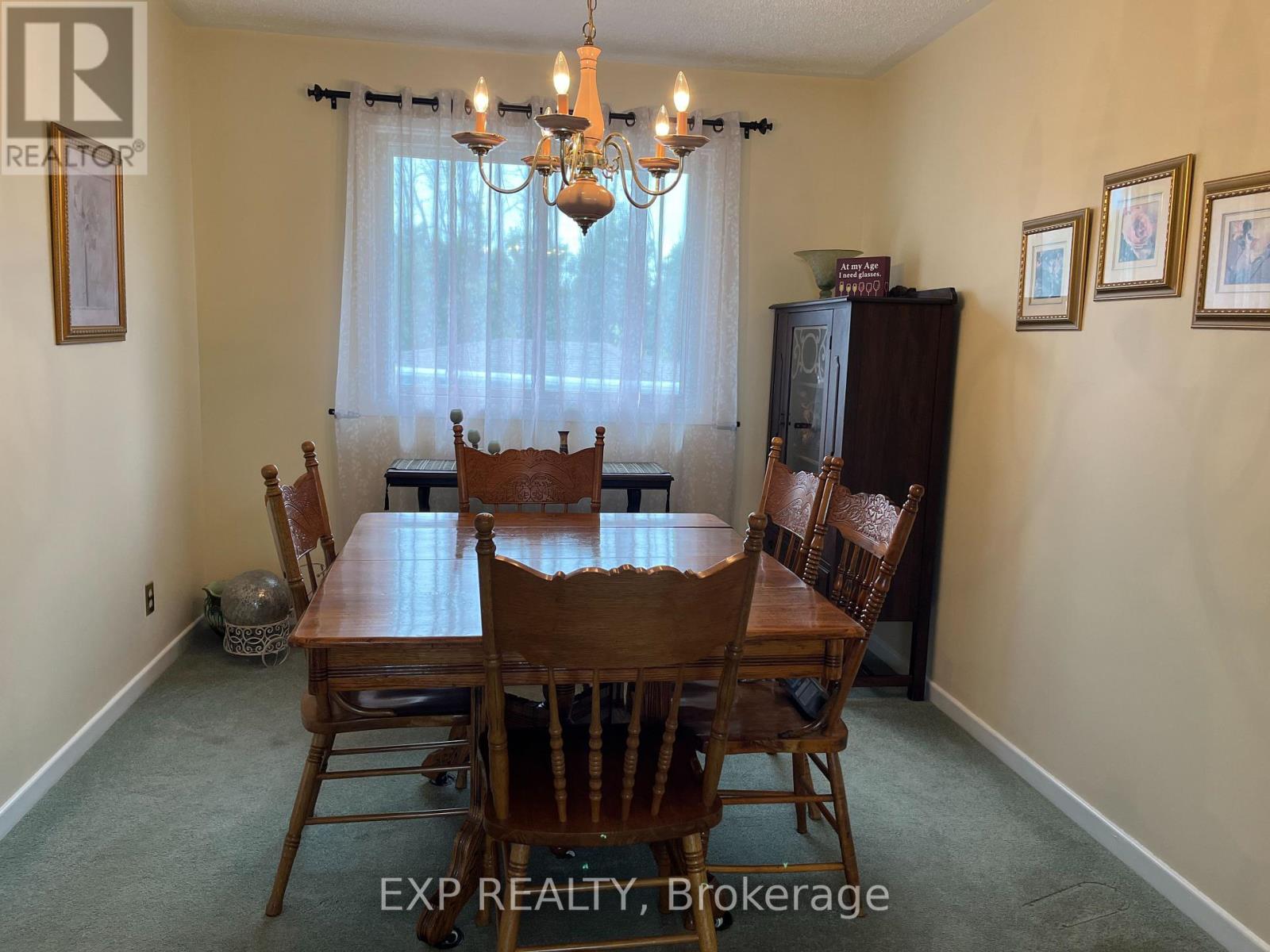 Photo 10 of 14 Dixie Place, Belleville ON