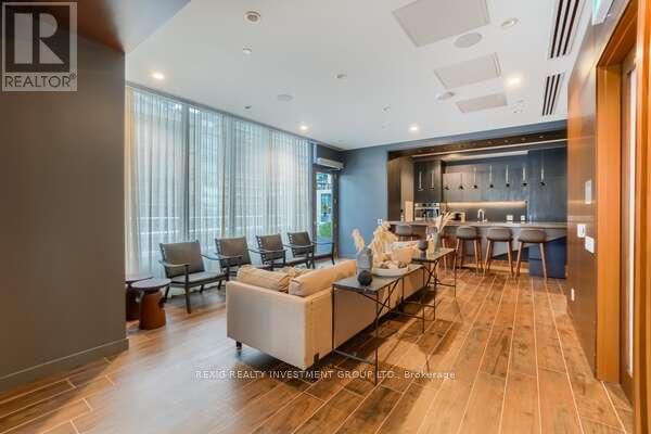 Photo 8 of 4007 70 Annie Craig Drive, Toronto ON