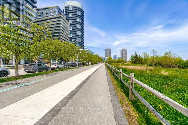 Photo 14 of 2006 70 Annie Craig Road E, Toronto ON