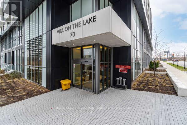 Photo 8 of 416 70 Annie Craig Drive, Toronto ON