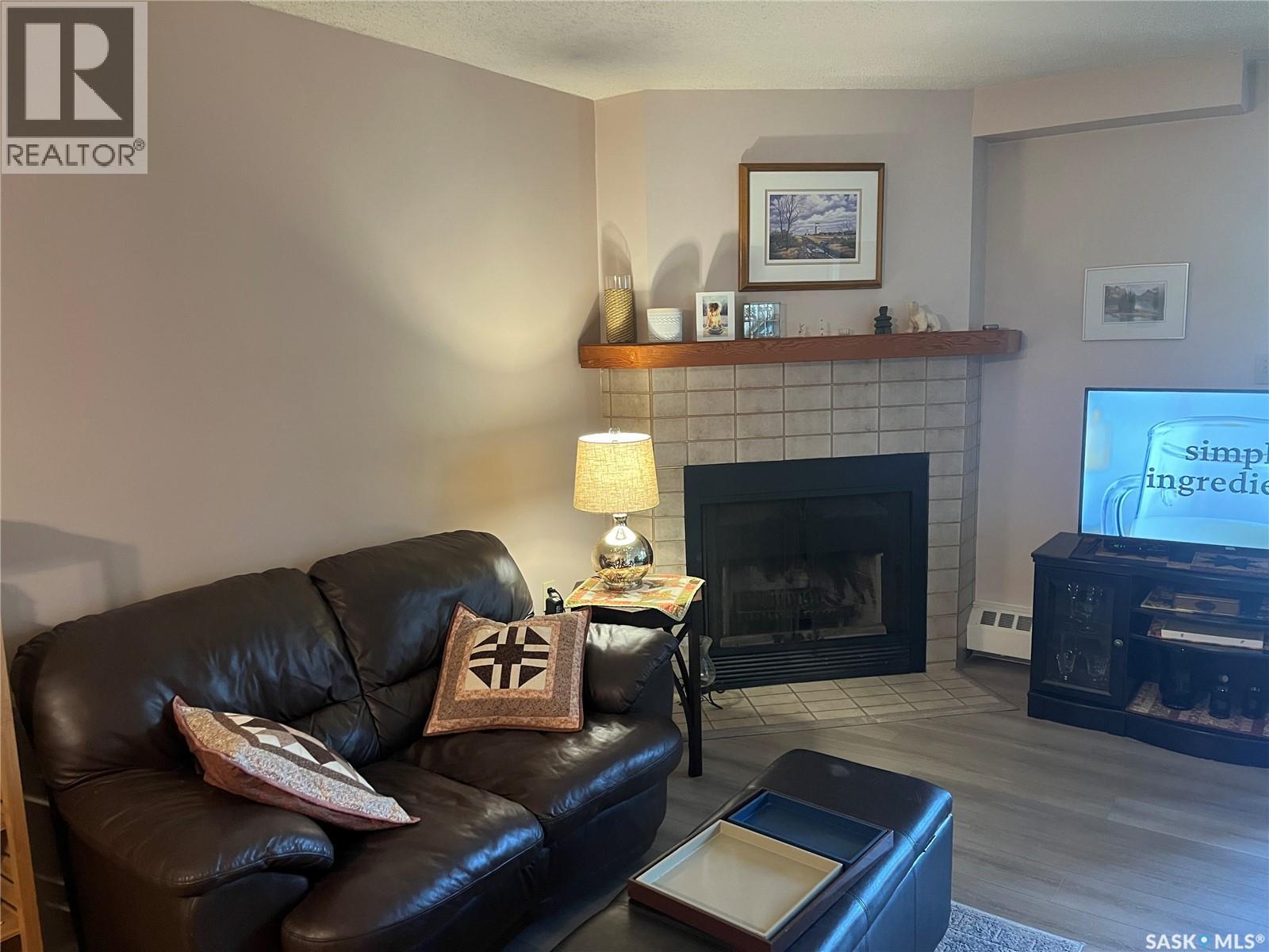 Photo 8 of 120 3410 Park Street, Regina SK