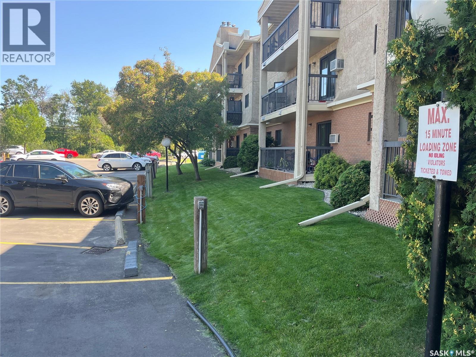 Photo 2 of 120 3410 Park Street, Regina SK