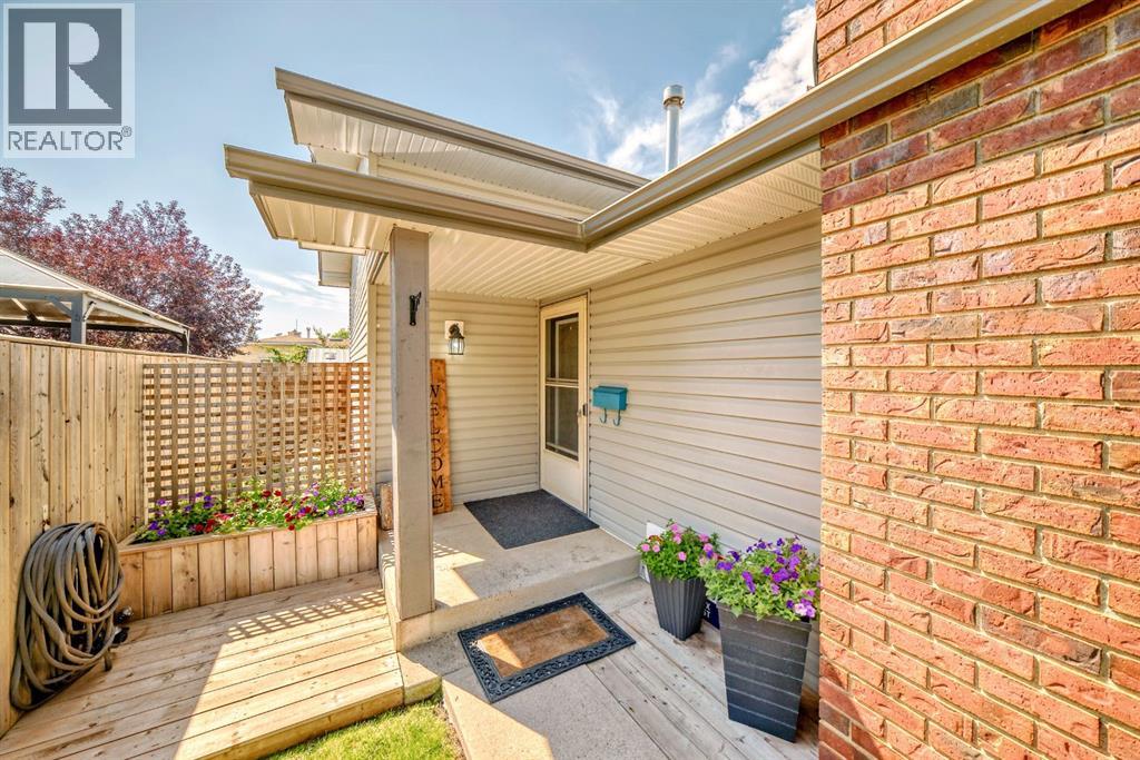 Photo 12 of 316 Banister Drive, Okotoks AB
