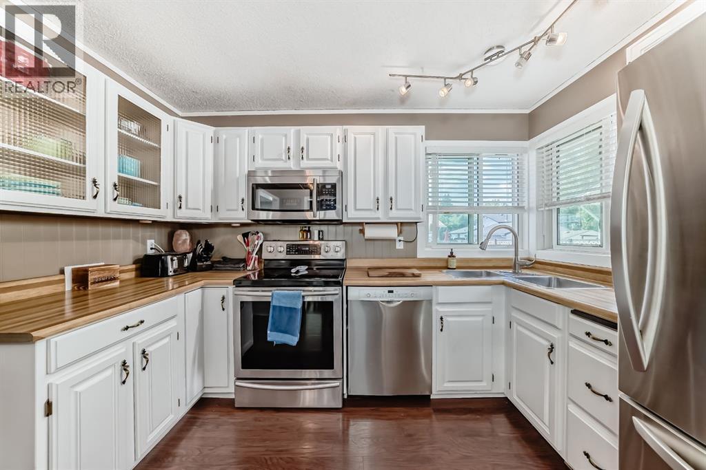 Photo 26 of 316 Banister Drive, Okotoks AB