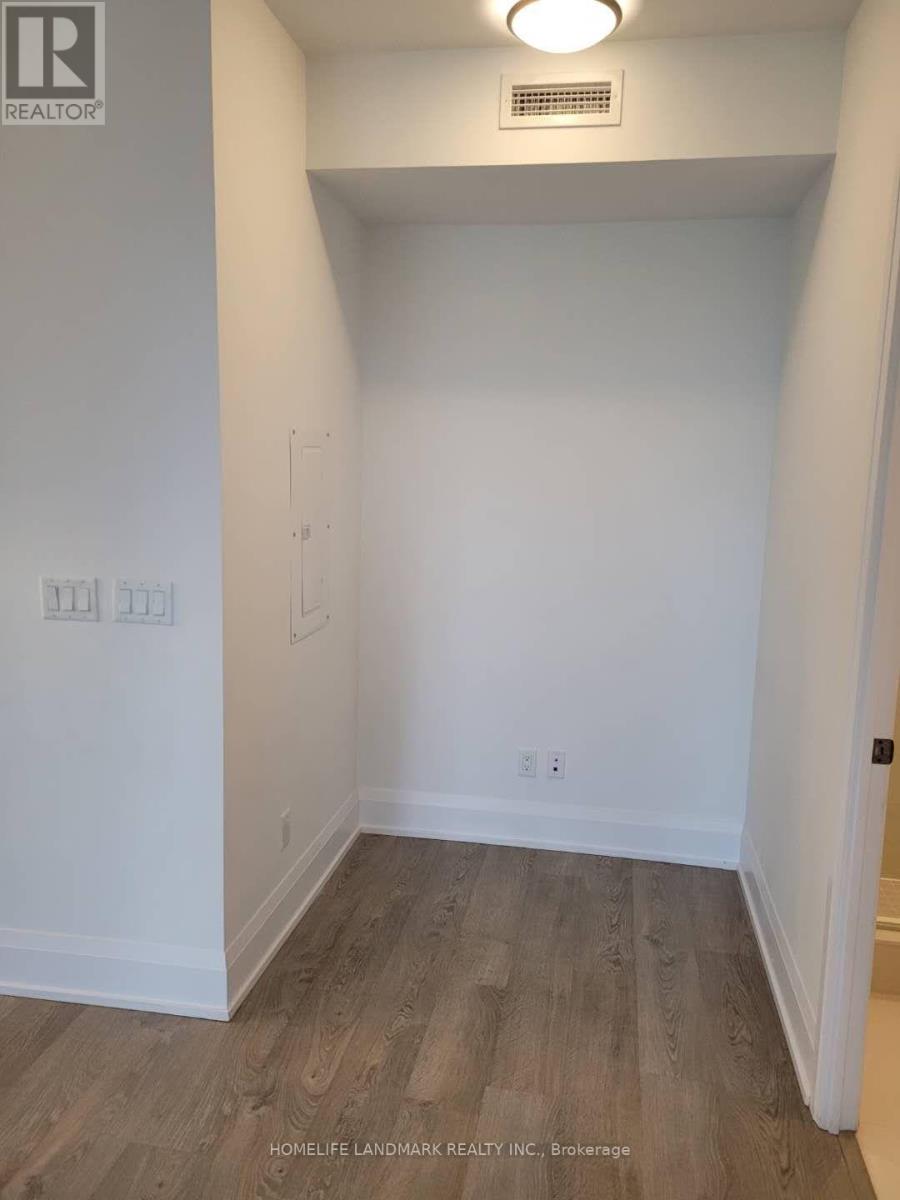 Photo 8 of 905 101 Erskine Avenue E, Toronto ON