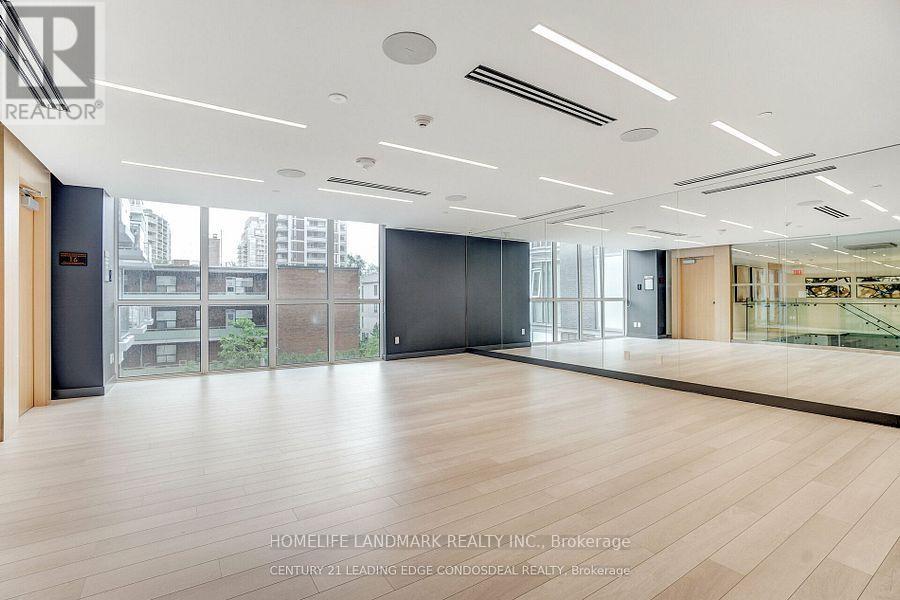 Photo 2 of 905 101 Erskine Avenue E, Toronto ON