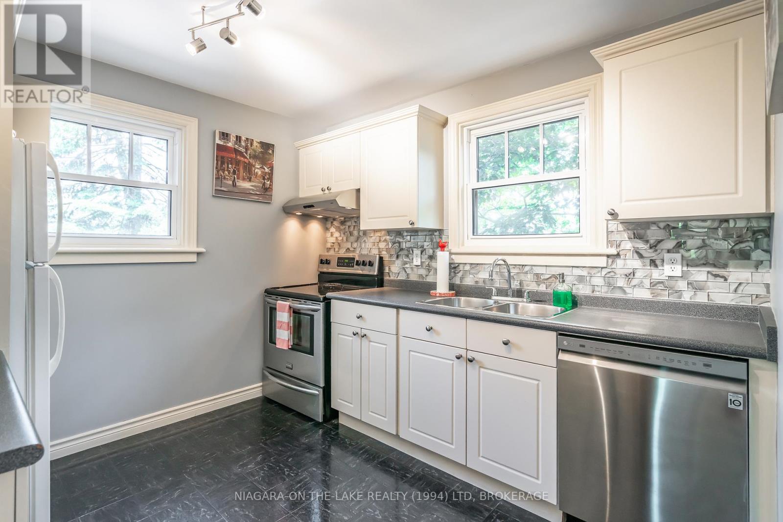 Photo 7 of 229 Victoria Street, Niagaraonthelake ON