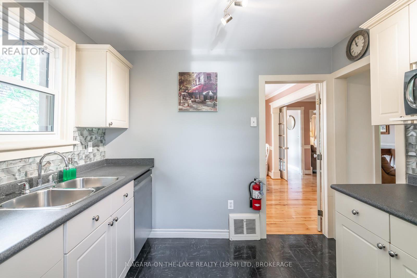 Photo 31 of 229 Victoria Street, Niagaraonthelake ON