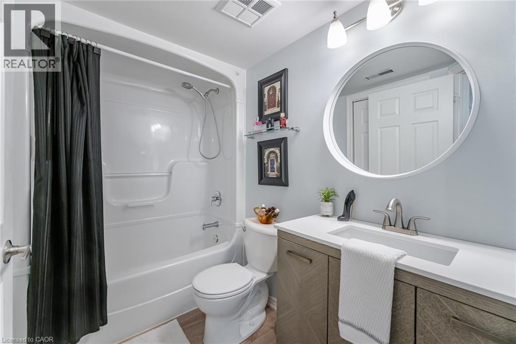Photo 3 of 4005 Kilmer Drive Unit 104, Burlington ON