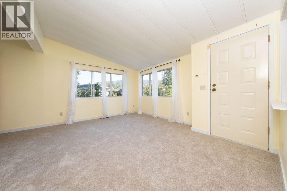 Photo 2 of 518 Tyee Court, North Vancouver BC