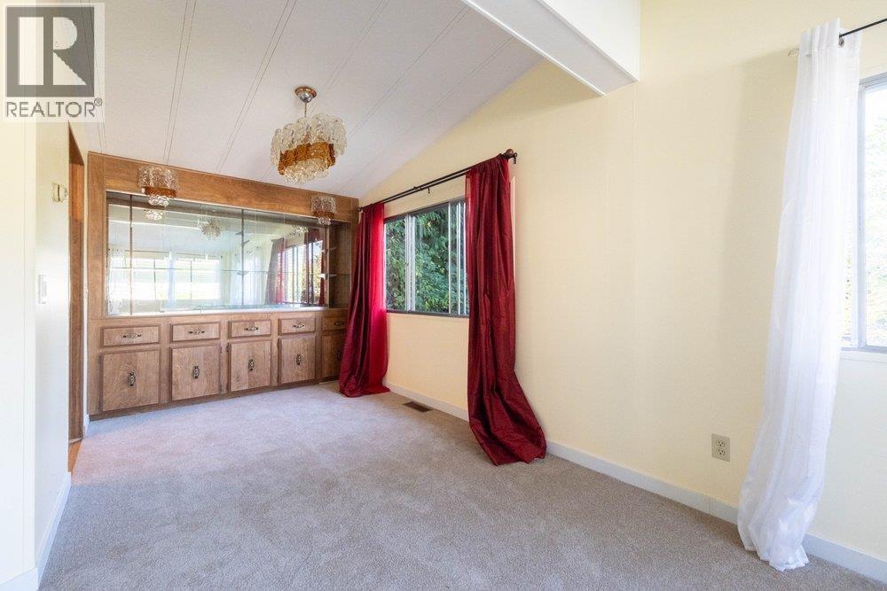 Photo 3 of 518 Tyee Court, North Vancouver BC