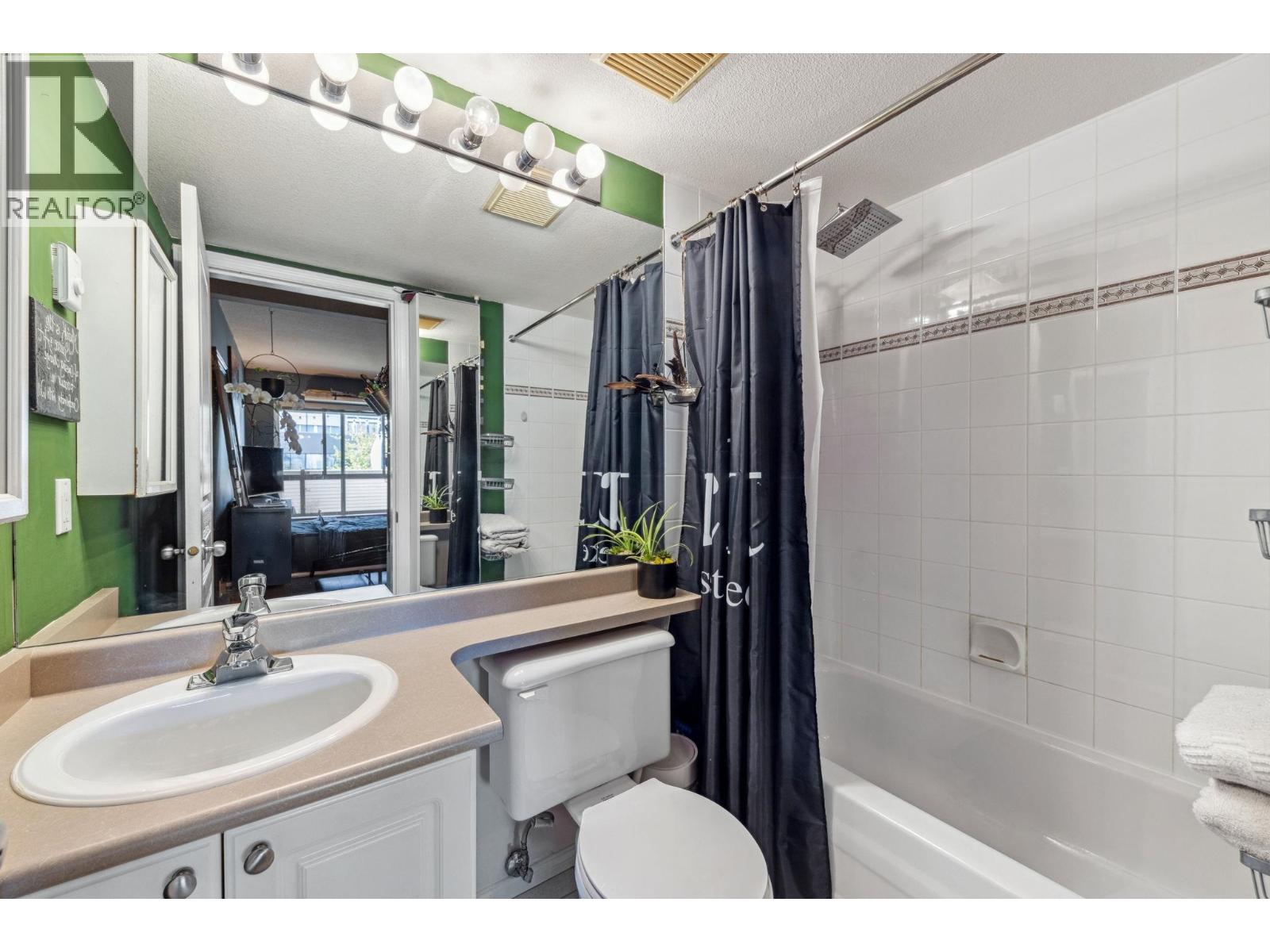 Photo 6 of 202 3939 Hastings Street, Burnaby BC
