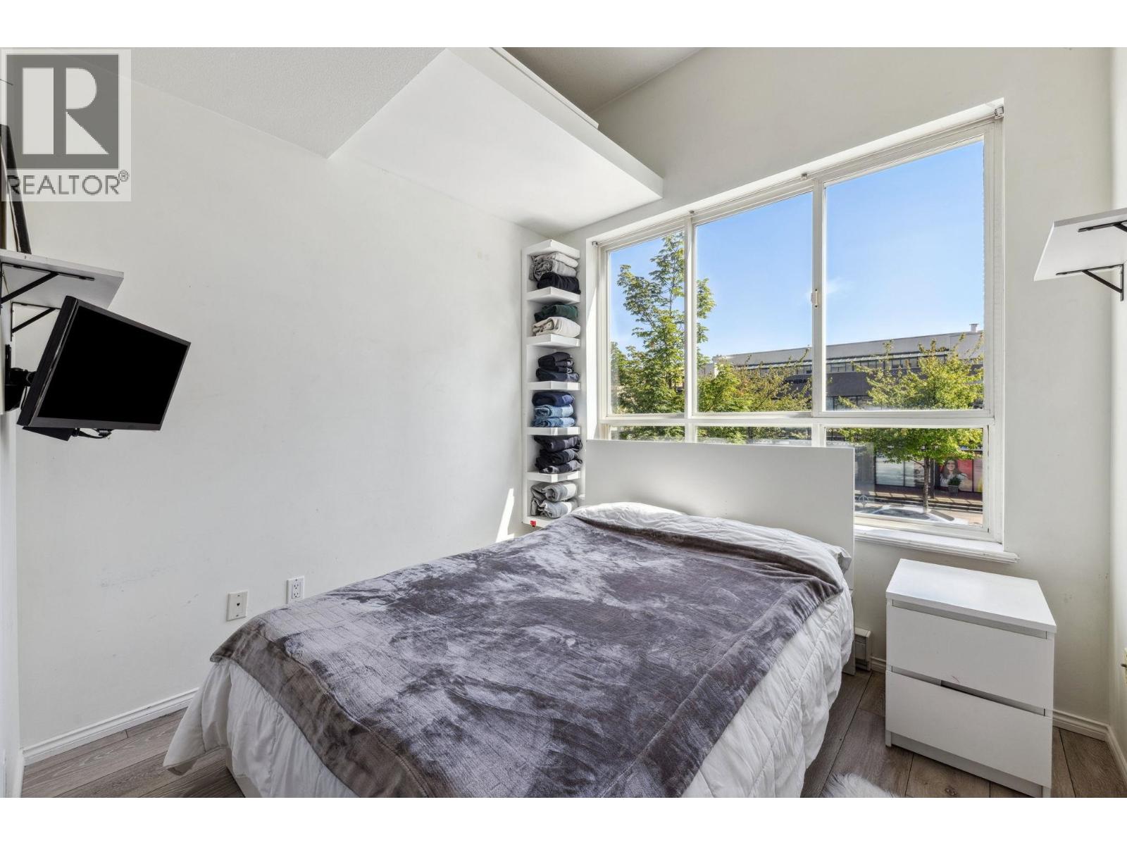 Photo 11 of 202 3939 Hastings Street, Burnaby BC