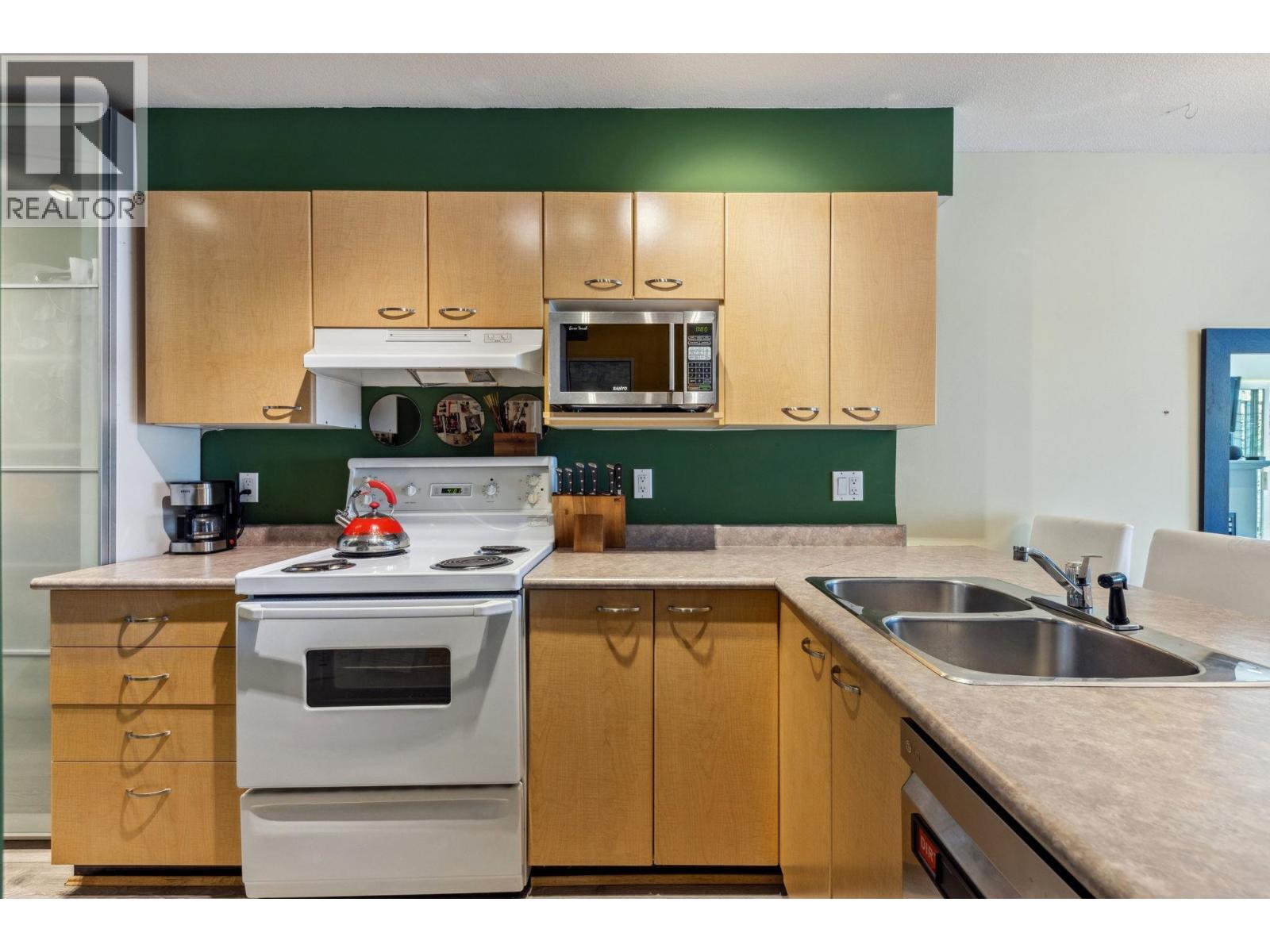 Photo 16 of 202 3939 Hastings Street, Burnaby BC