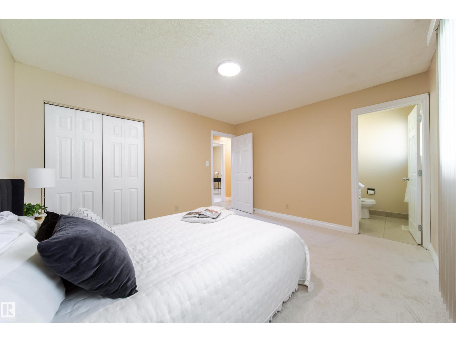 Photo 13 of 7808 22 Av Nw, Edmonton AB