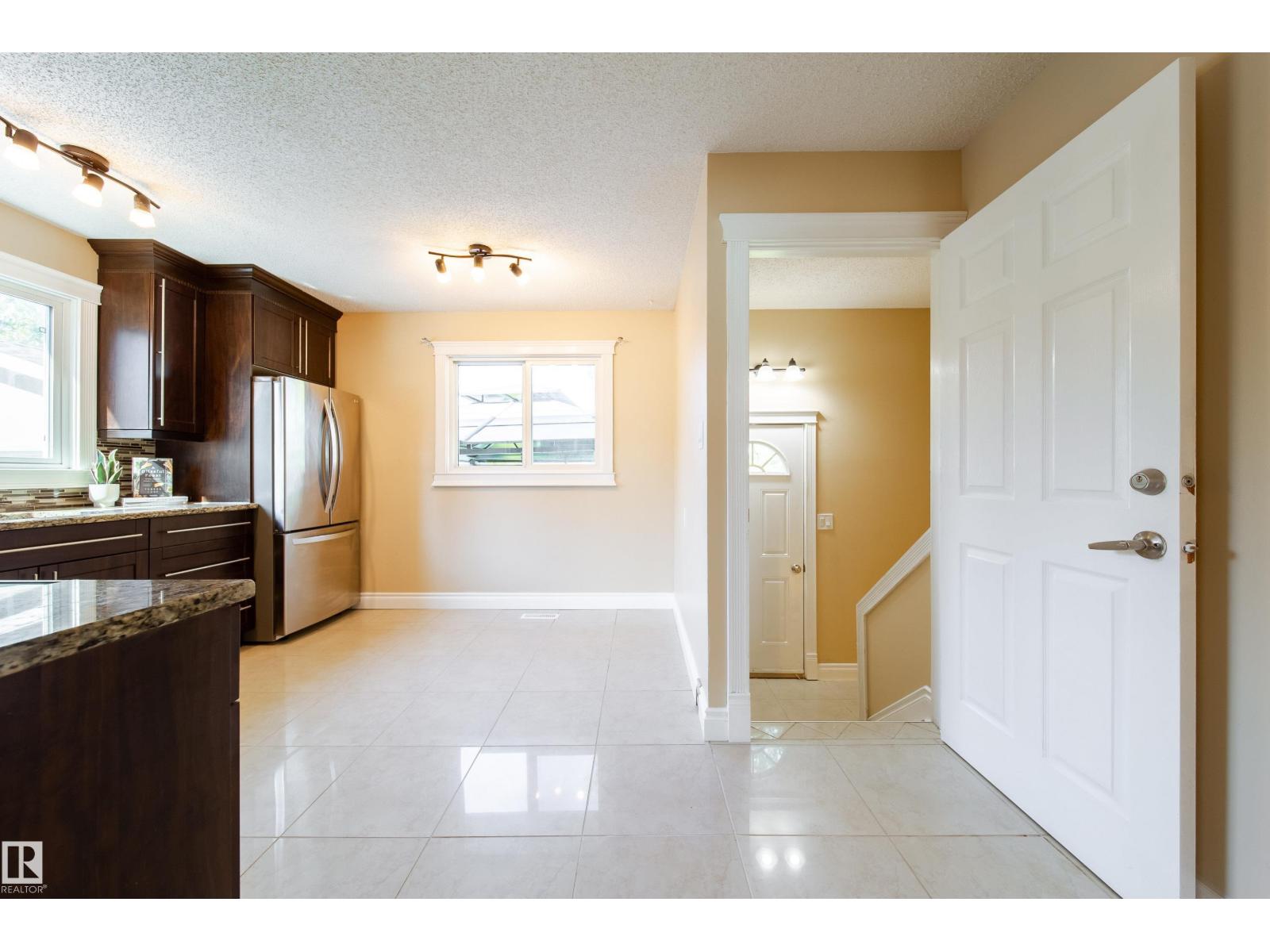 Photo 18 of 7808 22 Av Nw, Edmonton AB