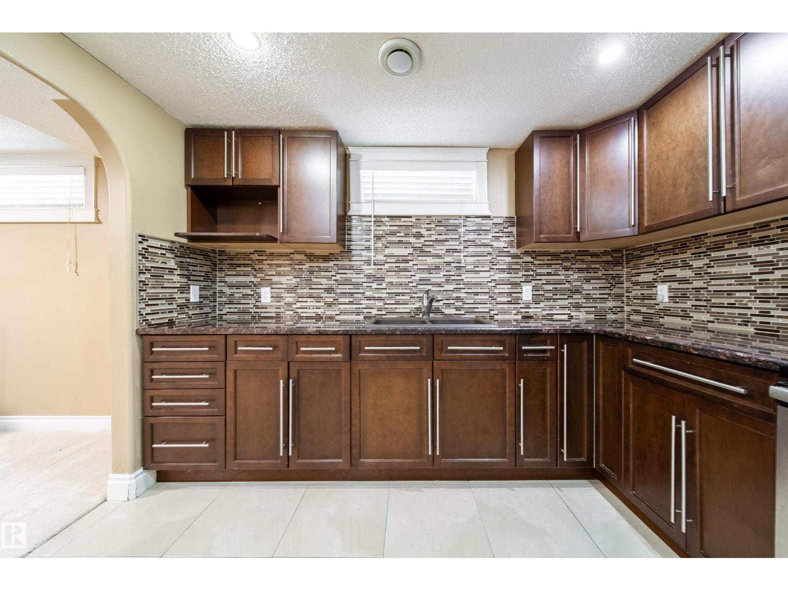 Photo 21 of 7808 22 Av Nw, Edmonton AB