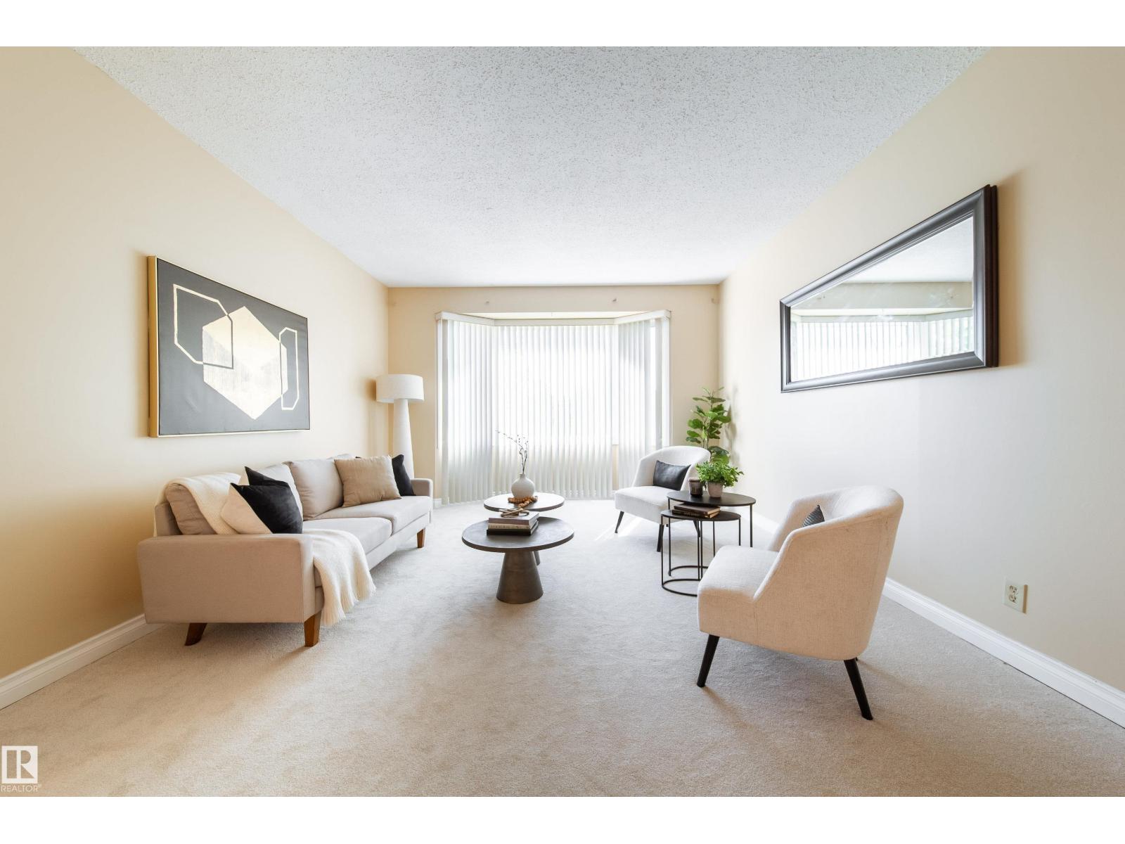 Photo 3 of 7808 22 Av Nw, Edmonton AB