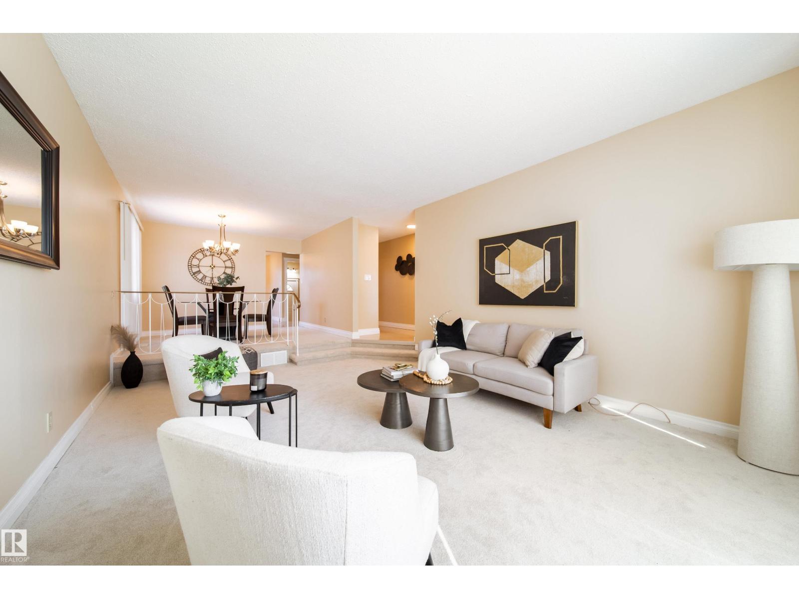 Photo 4 of 7808 22 Av Nw, Edmonton AB