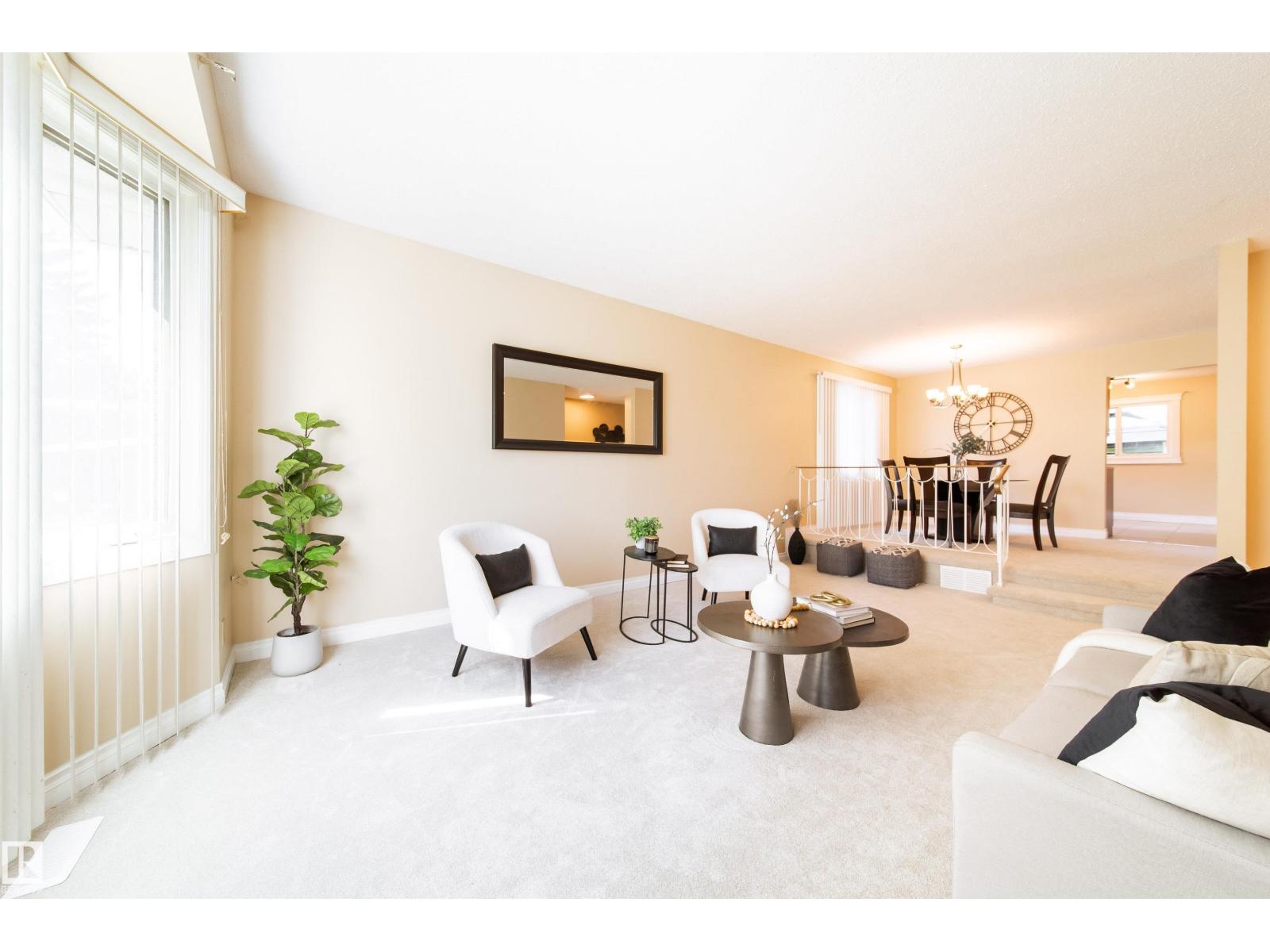 Photo 5 of 7808 22 Av Nw, Edmonton AB