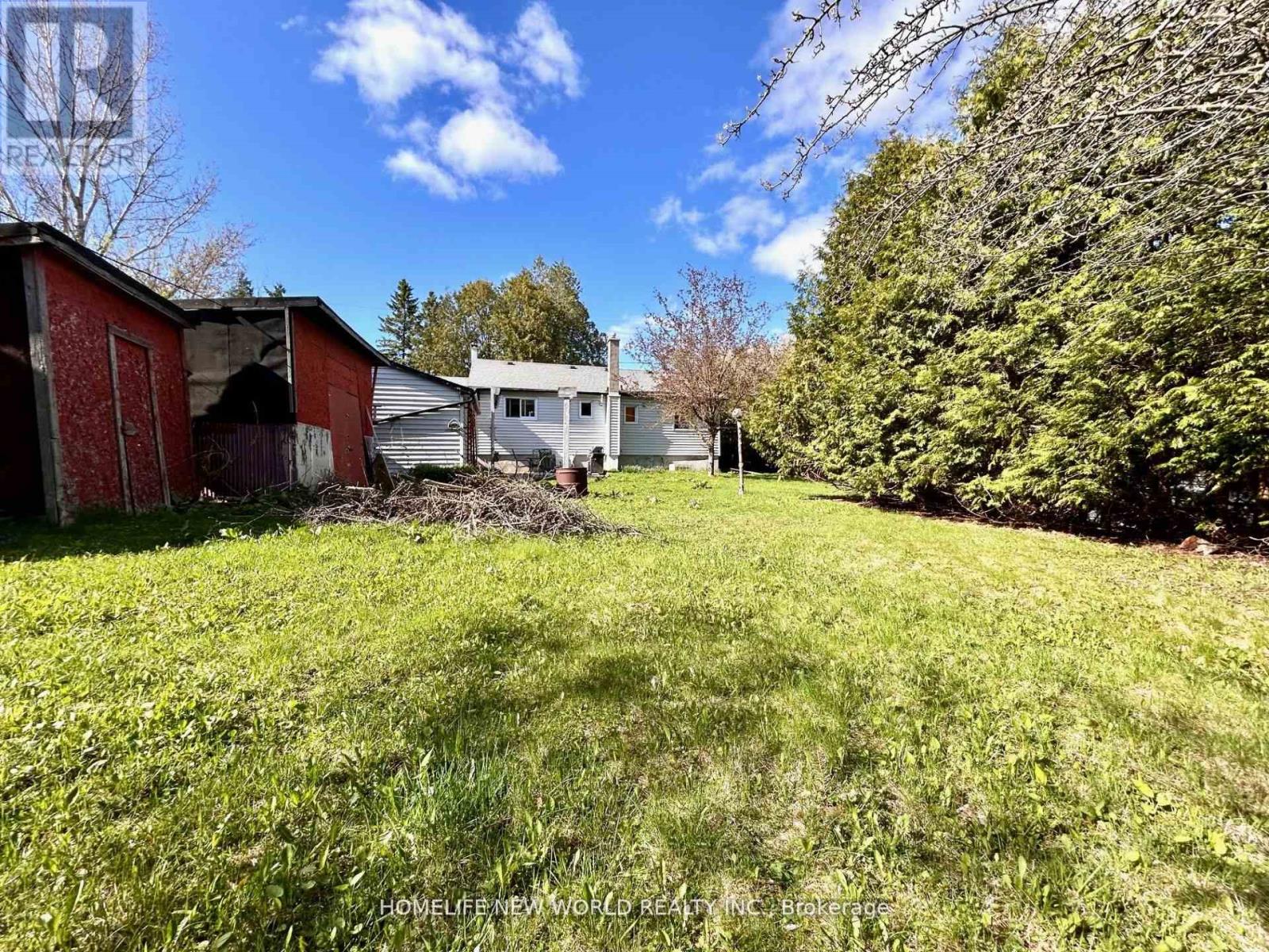 Photo 6 of 39 Windsor Drive, Whitchurchstouffville ON