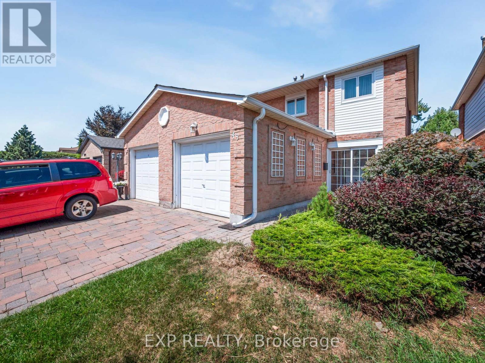 Photo 5 of 49 Ashcroft Court, Vaughan ON