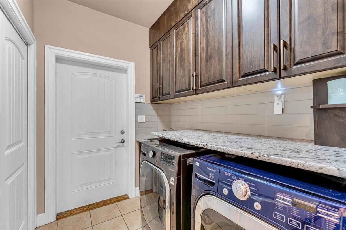 Photo 12 of 11655 72 Avenue, Delta BC
