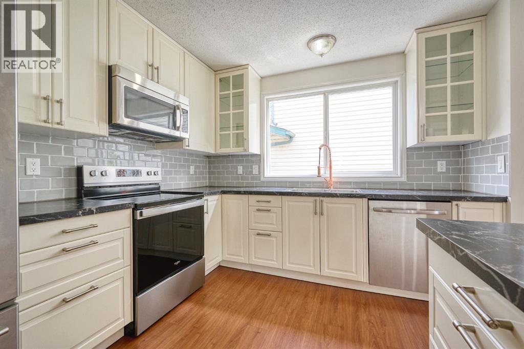 Photo 10 of 539 Ranchview Place Nw, Calgary AB