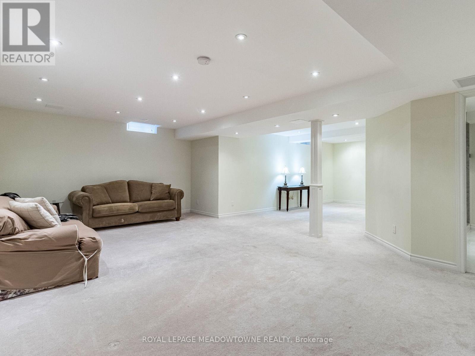 Photo 17 of 34 54 Locust Drive, Brampton ON